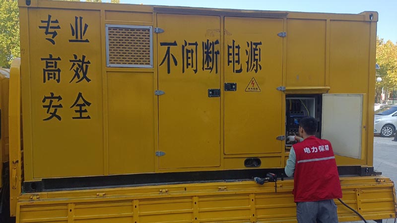 庄河柴油发电机组和UPS电源配合使用时，如何避免切换过程中的电力中断？